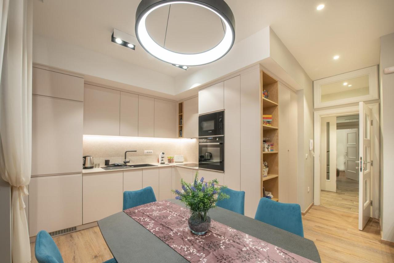 Sasha Di Cattaro - Old Town Lux Apartment Екстериор снимка