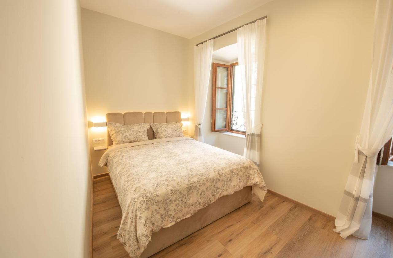 Sasha Di Cattaro - Old Town Lux Apartment Екстериор снимка